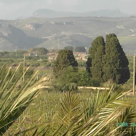 La Fattoria Country house *