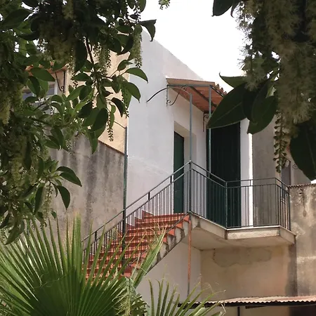 La Fattoria Country house *